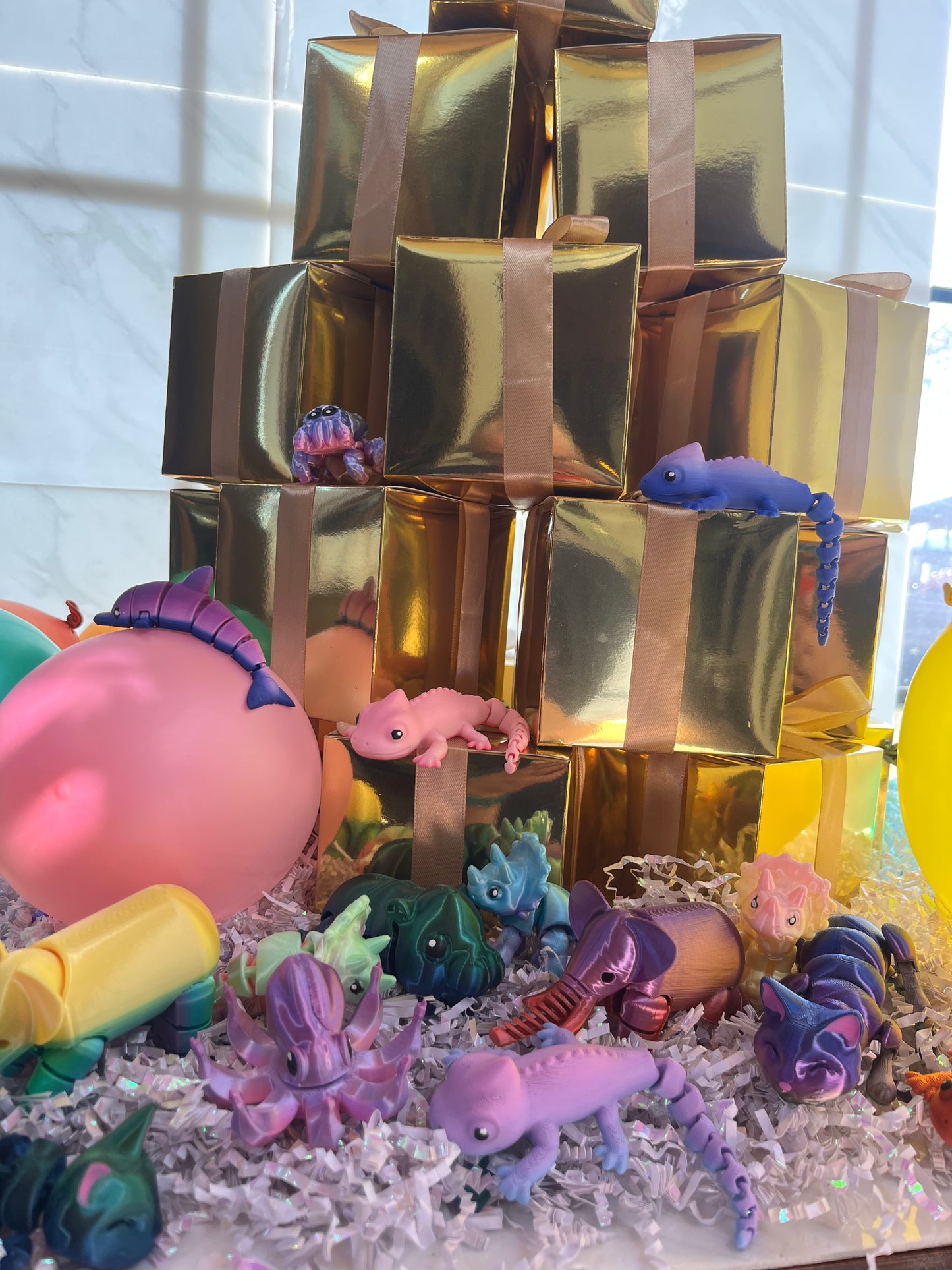 Animals of the world golden mystery box