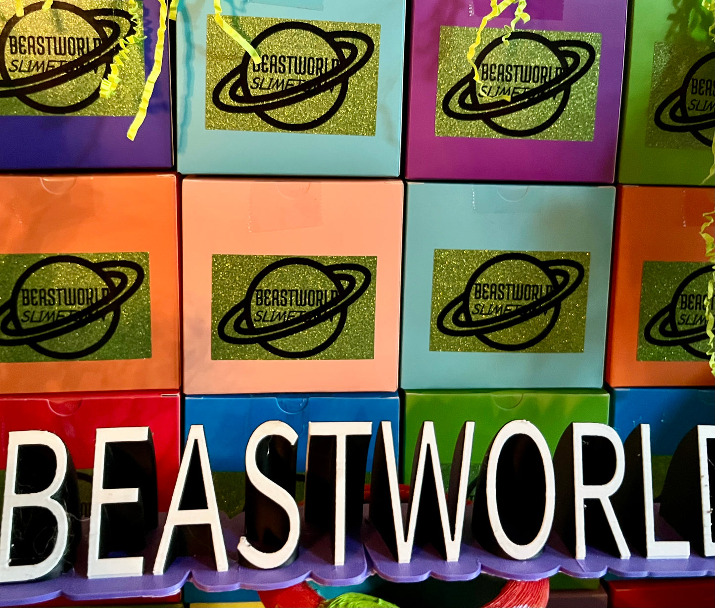 Beastworld SLIMETOWN Mystery Box Keychain