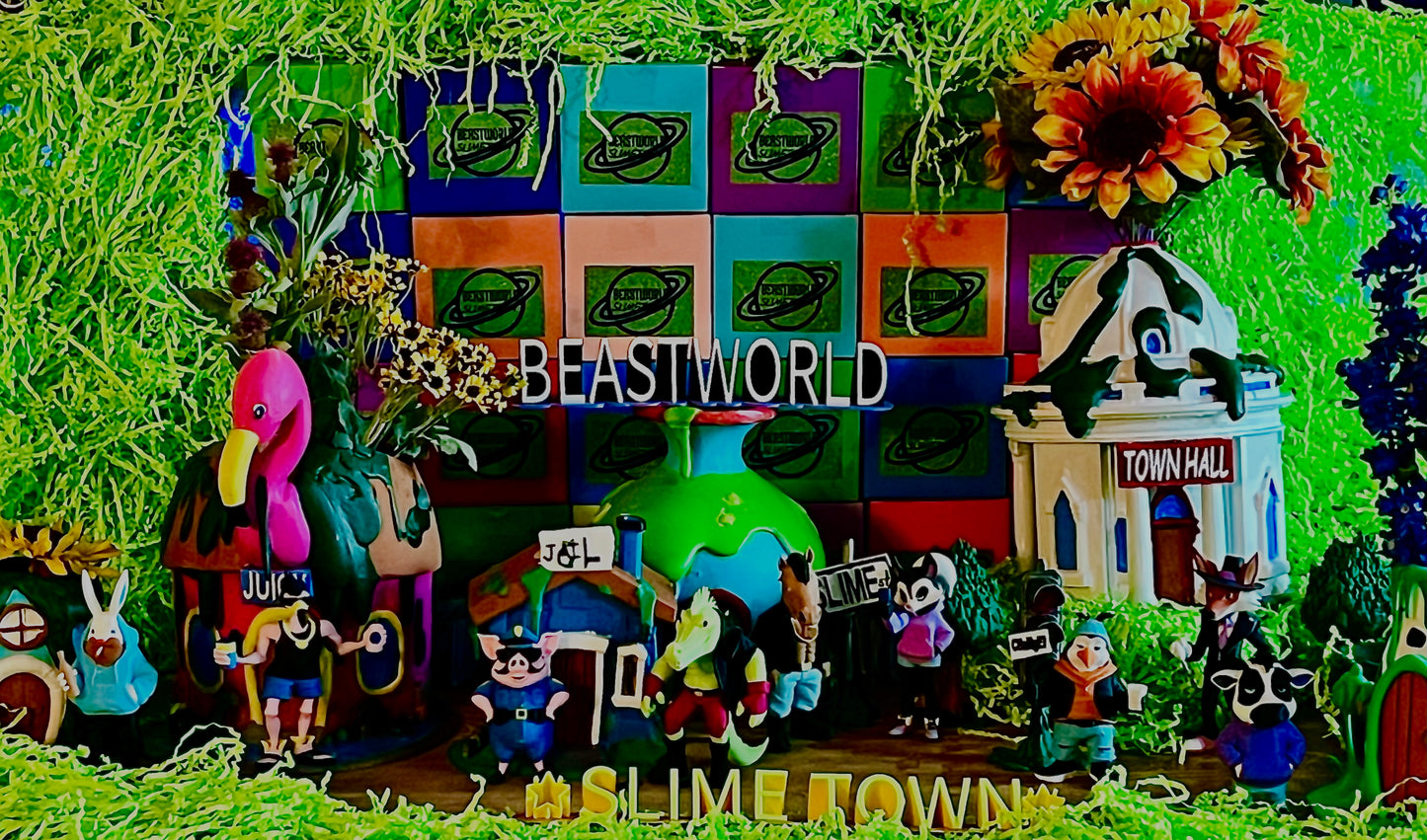 Beastworld SLIMETOWN Mystery Box Keychain