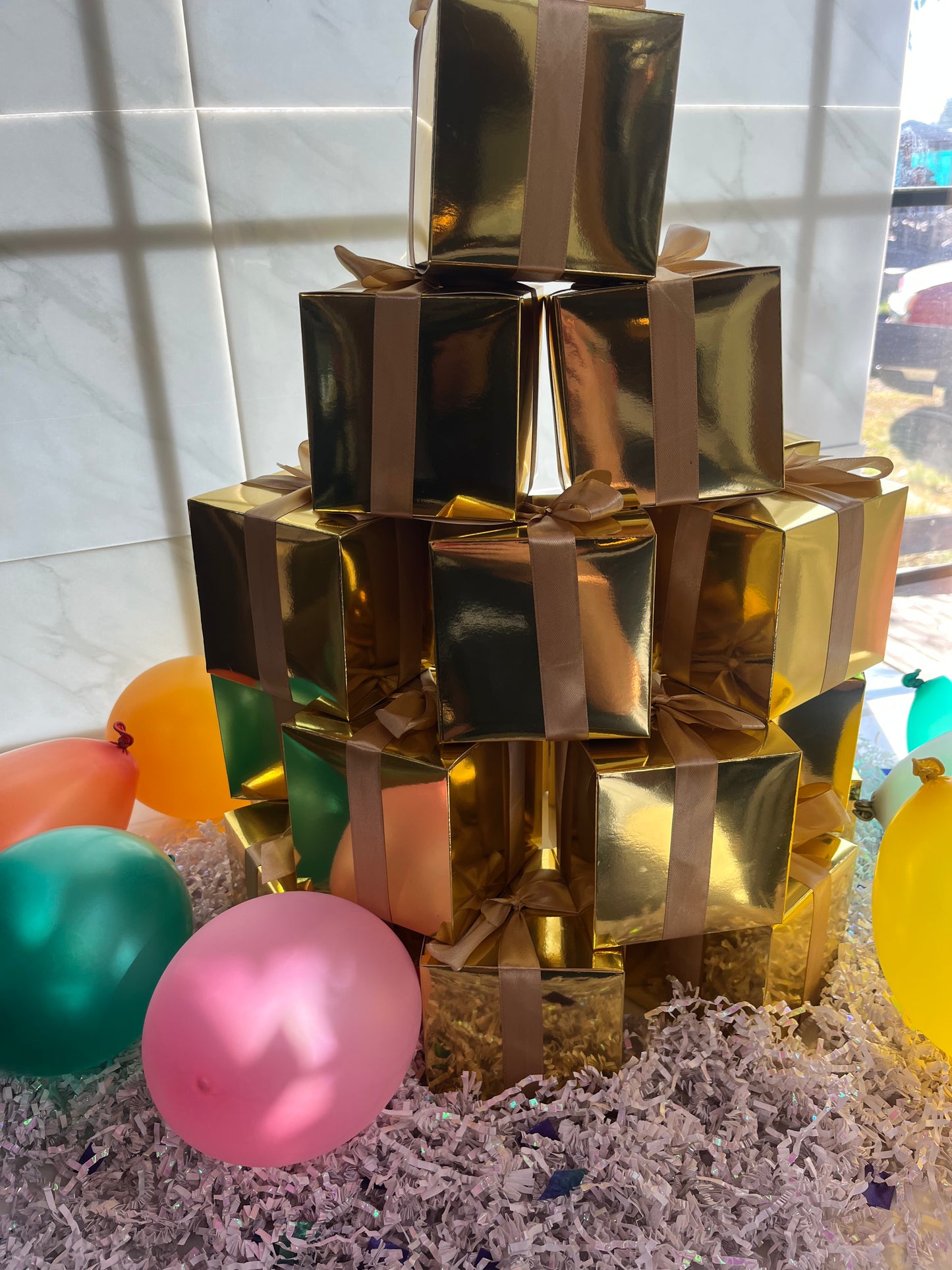 Animals of the world golden mystery box